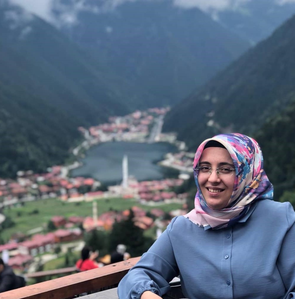 BÜŞRAHAKYEMEZ.jpg (150 KB)