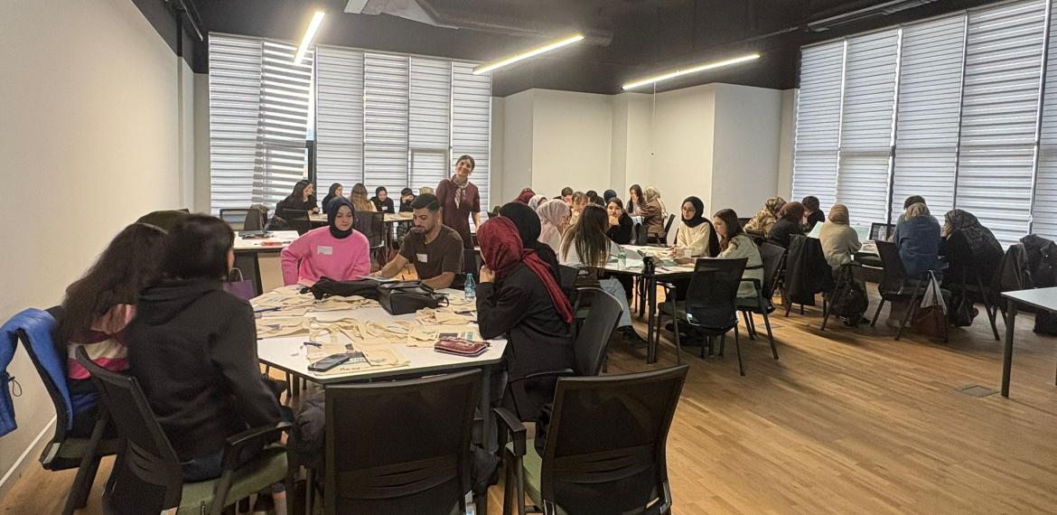 "Eğitimde Pozitif Psikoloji Uygulamaları"